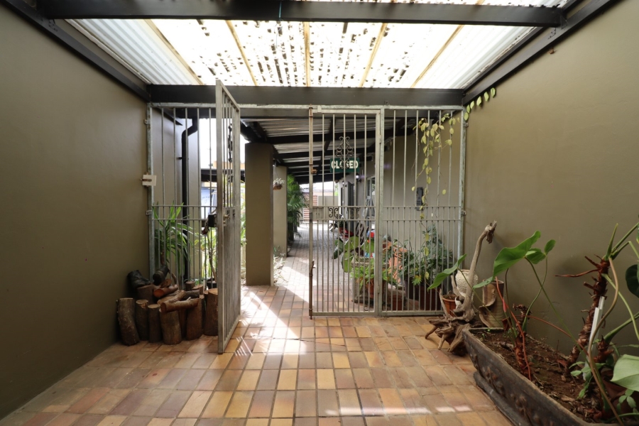 5 Bedroom Property for Sale in Kabega Park Eastern Cape